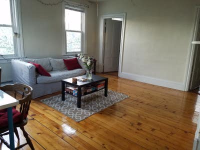 Bright & Cozy Foxpoint room - (You get 2 rooms) Main Photo