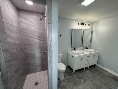 Newlyrenovated & highquality Charlotte House with  Main Photo