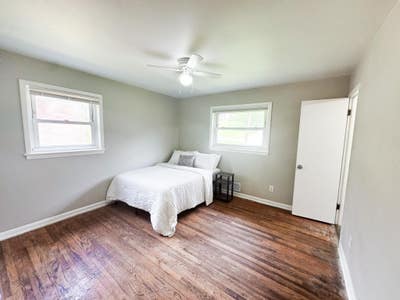 ðŸ›ï¸ Quiet & Renovated Rooms! Enjoy peace of mind i Main Photo