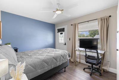  Movein Ready Rooms in Renovated Orlando Home!  Ju Main Photo