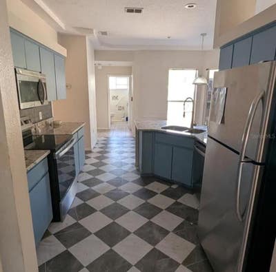 0 MoveIn Fee!  Main Photo