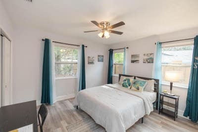 🚌 Bus Stop at Your Door | Remodeled Tampa Home Ne Main Photo