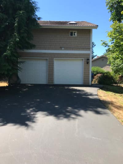 Backyard studio with 2 car garage Main Photo