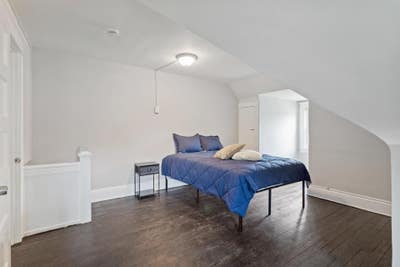 Experience Modern Affordable CoLiving Renovated Ho Main Photo