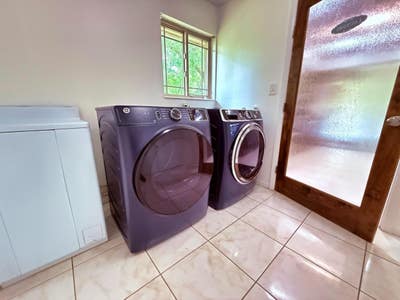 Modern  Jacksonville House with Large Backyard & D Main Photo