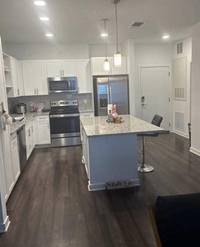 Spacious 2b/2b apartment in nice community  Main Photo