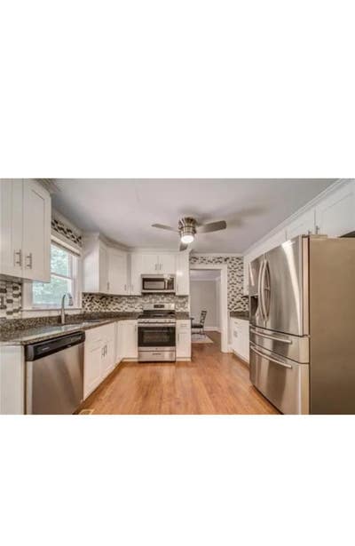 Beautiful and Spacious Home   Close To Public Tran Main Photo