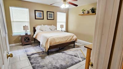 Cozy & homey Houston House close to shopping and H Main Photo