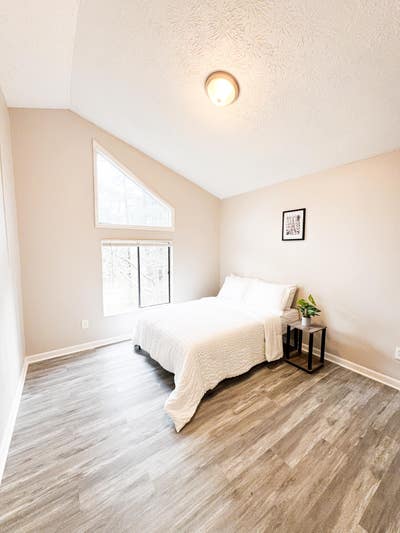 Modern & Beautiful⏐Brand New ⏐ Large Bedrooms ⏐ Ou Main Photo