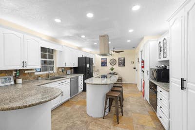 Beautiful Orlando Home with back patio and TV seat Main Photo