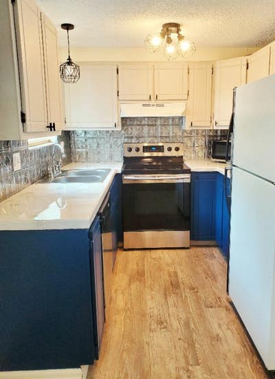 Quiet 1 Bed 1 Bath Close to Light Rail! Main Photo