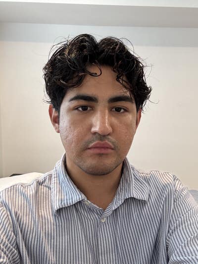 Man searching for a room near Highland Park Main Photo