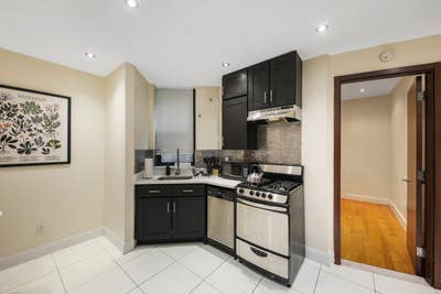 4 bed in Upper West Side on a flexible lease Main Photo