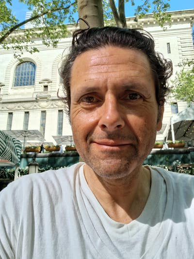 Looking to rent in Manhattan with others  Main Photo