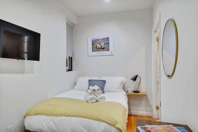 4 Bed beautifully decorated in the LES! Main Photo