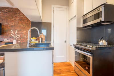 Ridge St apt fully furnished/ready to go Main Photo