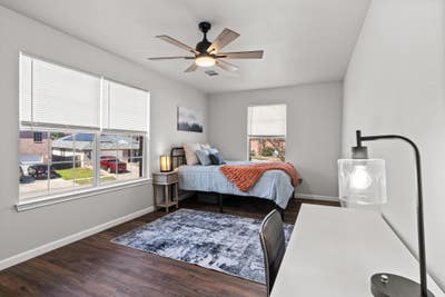 Newly remodeled & very clean Converse house with f Main Photo