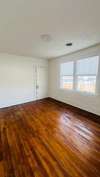 Amazing Views! Room in HouseUtilities & Internet  Main Photo