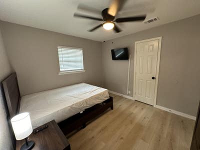 Newly Renovated Dallas House some rooms have mini  Main Photo