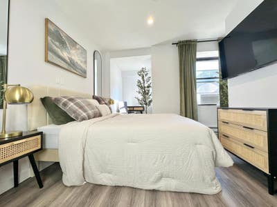 Vanderbilt Ave – #689 Main Photo