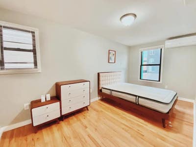 Furnished room, mattress, with 2 bathroom #110 Main Photo