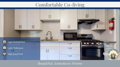  Beautiful singlelevel property. Spacious Bedrooms Main Photo
