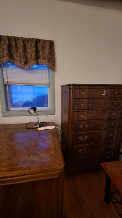 Large furnished or unfinished room w bay windows Main Photo
