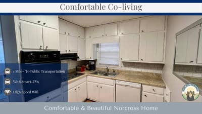Comfy & beautiful Norcross House with Living room Main Photo