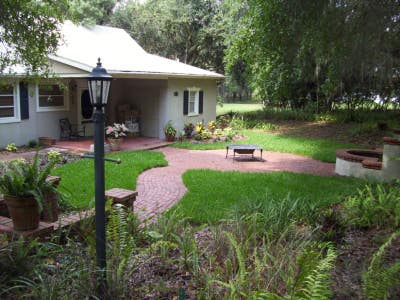 Lake Cottage Gotha Suite and Kitchen Main Photo