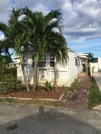 Available by 6! Pet friendly, apartment with priva Main Photo