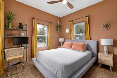 East Austin Furnised Room w Sauna - flexible lease Main Photo