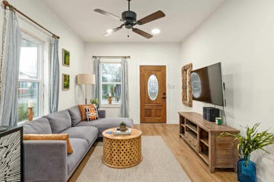 East Austin Furnised Room w Sauna - flexible lease Main Photo