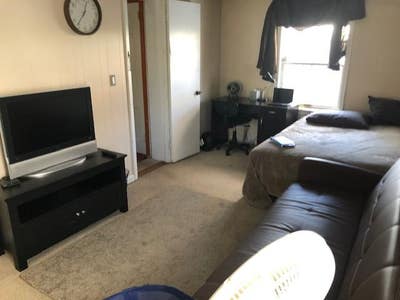 Safecleanquietstudio  Main Photo