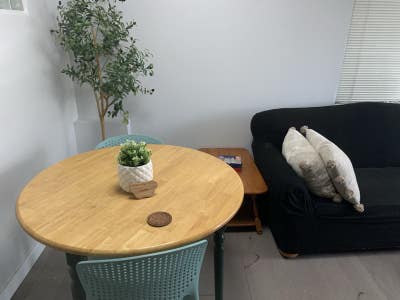 Fully furnishednewly renovatedbrand new kitchen an Main Photo