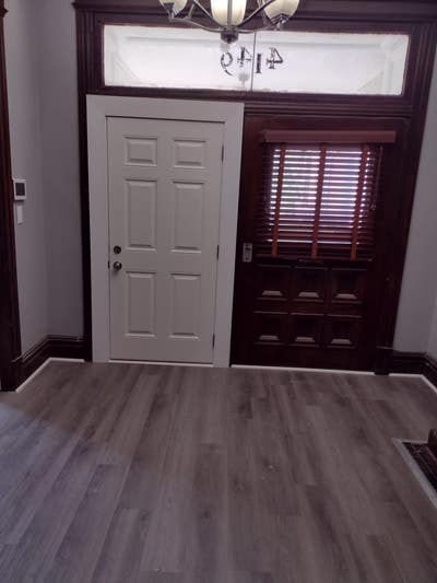 Newlyrenovated & comfy St. Louis House with Dining Main Photo