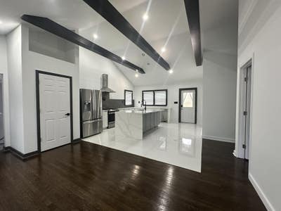 Atlanta House with Dining area. Spacious & beautif Main Photo