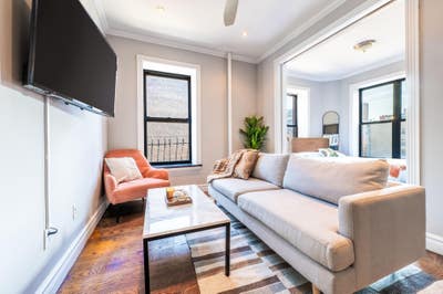 Ridge St apt fully furnished/ready to go Main Photo