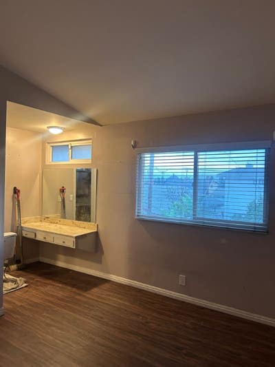 Single room with Shared bath Main Photo