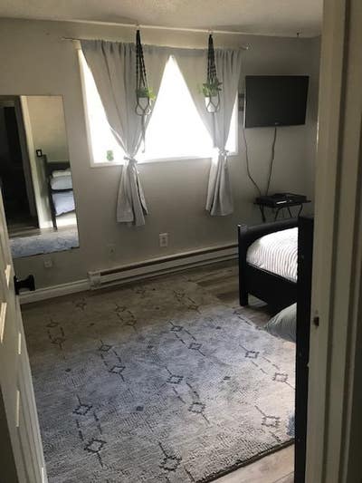 $900 / 1br - Room for Rent Utilities Included  Main Photo