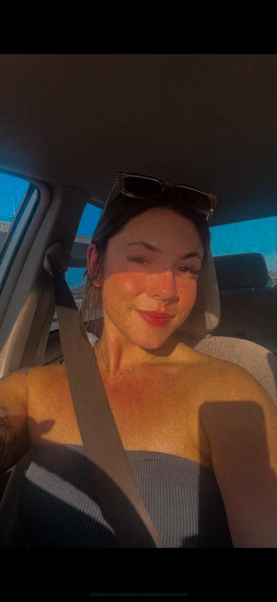 26 year old female looking for room in Costa Mesa Main Photo