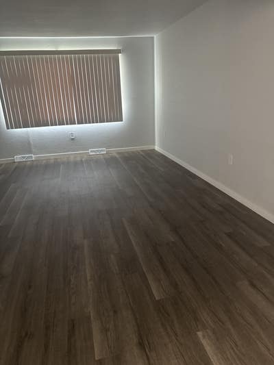 Room available  Main Photo