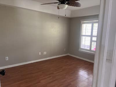 Room for Rent 1000/ includes bills Main Photo