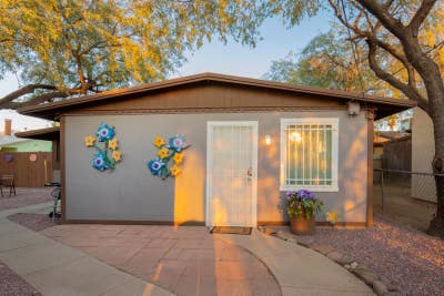 Charming Casita_ComfortConvenience & Security Main Photo