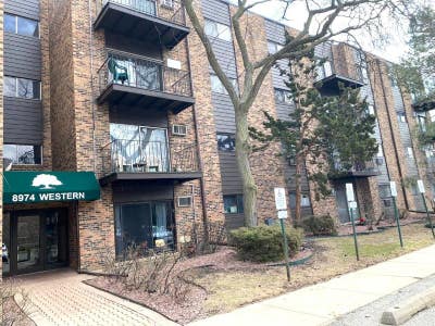 Modern 1 Bed Bath Condo in Des Plaines_Available _ Main Photo