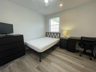 Beautiful and Sunny Room in Fairfax_Walk to GMU Main Photo