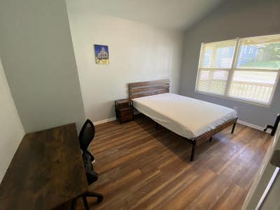 South Central Kansas City House Newlyrenovated & c Main Photo