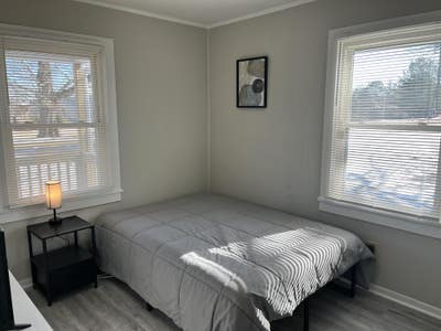 Newlyrenovated Newnan home, near I, just 2 miles f Main Photo