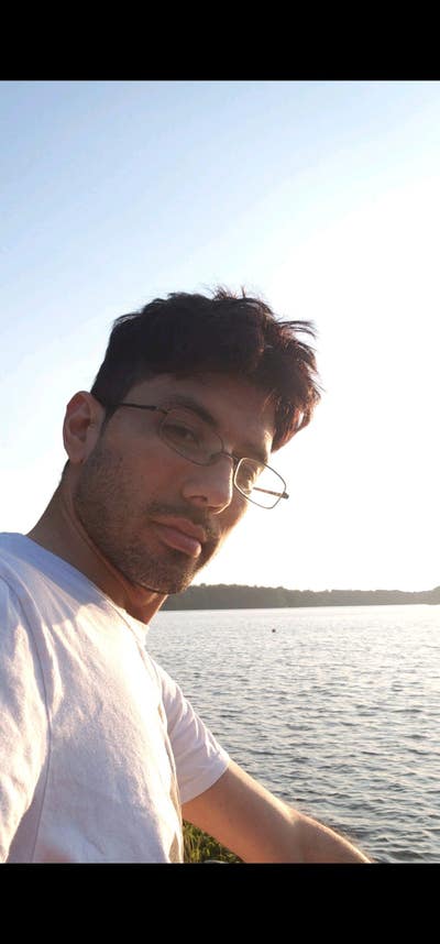 I am a professional male aged 34. I am lookin... Main Photo