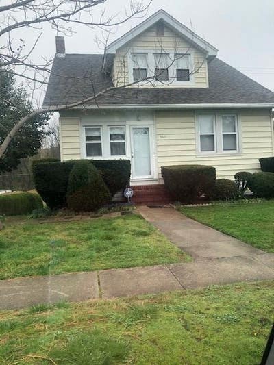 Large 1 BDRM! Great Neighborhood! Includes Utiliti Main Photo