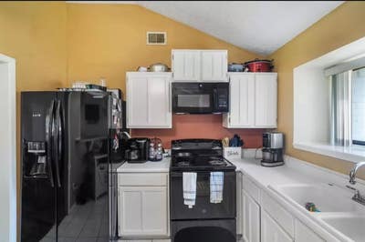 3 bed 2 bath House near boardwalk Main Photo